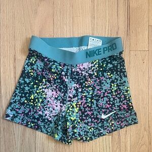 Nike Pro Teal Waistband Light Beige Training Shorts